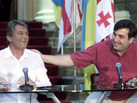 Ющенко поговорил с Саакашвили