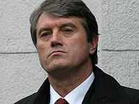 Ющенко поручил Яценюку разобраться с "Борисполем"