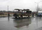 В Запорожье на ходу загорелся автобус. 4 человека сгорели заживо. Фото
