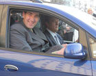 Как Ющенко великана на машине катал. Фото