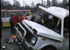 ДТП по-киевски. Два грузовика превратили «Ниву» в лепешку. Фото