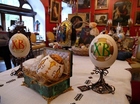 В Киеве показали расписные... страусиные яйца. Фото