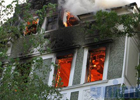 Нехилый пожар возле «дома» Ющенко. Пожарных наехало – видимо-невидимо. Фото