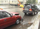 В Киеве таксист, видимо, решил убить себя об «Лексус». Фото