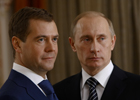 Путин и Медведев издеваются над россиянами