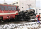 Словакия. Поезд перемолол на фарш автобус вместе с туристами. Очень много погибших и раненых. Фото