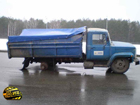 ГАЗ-трансформер. В Киеве грузовик потерял пару колес на полном ходу. Фото