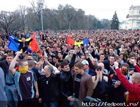 В Молдавии сейчас не по погоде жарко. Оппозиция захватила резиденцию президента и подожгла парламент