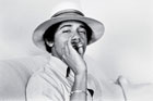 В молодости Обама курил, как паровоз. Фото