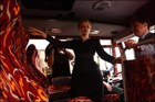 Турчинов хорошо смотрится за рулем автобуса, а Тимошенко в роли кондуктора. Фото