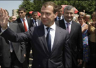 Медведев уехал из Южной Осетии, скорее всего, весь в засосах. Фото