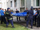 В Ровно подросток пытался выпрыгнуть с 5-го этажа. Его вовремя спасли. Фото