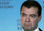 Обделался, так молчи уже… Медведеву, видите ли, наплевать, что «там ему ответил Ющенко»