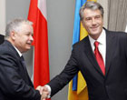 Ющенко и Качиньский навешали друг другу ордена
