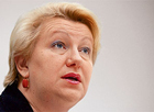 Ульянченко возмутилась: Тимошенко не пускает к себе Шлапака