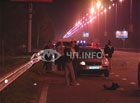 Девушка на Бориспольской трассе от испуга протаранила «коллегу». После чего прочесала 20 метров отбойника. Фото