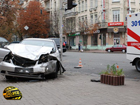 Chevrolet Lacetti vs Porsche Cayenne. Недетское противостояние в центре Киева. Фото