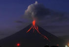 Удивительное извержение вулкана на Филиппинах. Фото