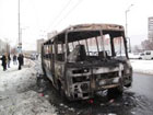В Киеве дотла сгорела маршрутка. Люди чудом успели выскочить. Фото