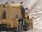 «Киеватодор» чистит дороги от снега, как может /КГГА/