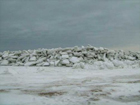 Побережье Азовского моря завалило айсбергами. Фото