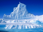 На Мариуполь несет огромные айсберги