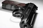 В Мариуполе маленький мальчик случайно выстрелил из пистолета в голову своей матери