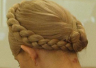 Тимошенко кто-то поставил засос под косу. Фото
