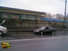 Киевлянка, болтая по мобилке, решила перебежать дорогу. И оказалась под колесами авто. Поучительные фото