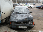 Николаев. Неуправляемый «Москвич» сбил двух пешеходов и разбил припаркованный грузовик. Фото