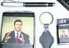 В Харькове Януковича штампуют на портсигарах и зажигалках. Фото