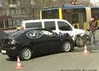 В Киеве разбились две иномарки. Пострадал ребенок. Фото