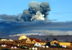 Исландский вулкан Эйяфьятлайокудль немного успокоился