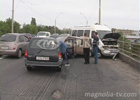 На проспекте Победы врезались три машины: «Мерседес», «ВАЗ» и «Опель».