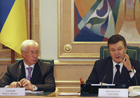 Янукович с Азаровым на пару поздравили Кэмерона