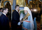 Янукович сводил Медведева в Лавру. Слава Богу, там на них ничего не падало. Фото