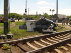 На Харьковщине локомотив раздавил «Жигули» вместе с людьми. Фото