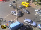 Целиком логичная авария. В Киеве на перекрестке не смогли разъехаться две блондинки. Фото