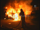 В Киеве ночью снова пылали автомобили. Один сгорел дотла. Фото
