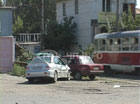 В центре Киева легковушка протаранила джип, после чего влетела в припаркованный «Жигуль». Фото