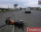 Блондинка за рулем – это уже опасно. Что и подтвердил случай в Киеве. Фото