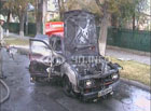 На Черкасщине машина загорелась прямо на ходу. И сгорела дотла. Фото
