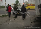 Смертельная авария по-киевски. Спасатели вырезали изувеченное тело из покореженного металла. Фото
