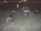 В Киеве «немец» не пропустил скутер с двумя парнями. «Всадники» поразлетались кто куда. Фото