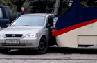 В Мариуполе «Опель» пытался проскочить перед трамваем. Не успел. Фото
