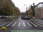 В Киеве водитель «Рено», зазевавшись, «поцеловал» сначала «Хонду», а потом столб. Фото