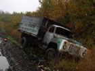 Под Одессой грузовик, вылетев в кювет, перевернулся и загорелся. Погибли три человека. Фото