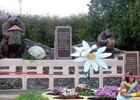 На родине Януковича поставили памятник любимой твари Ющенко. Фото