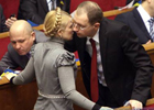 Тимошенко застукала в ресторане Яценюка с младшим Януковичем. Они мирно беседовали