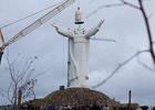 В Польше поставили огромную статую Иисуса. Знаменитый бразильский памятник оказался меньшим. Фото